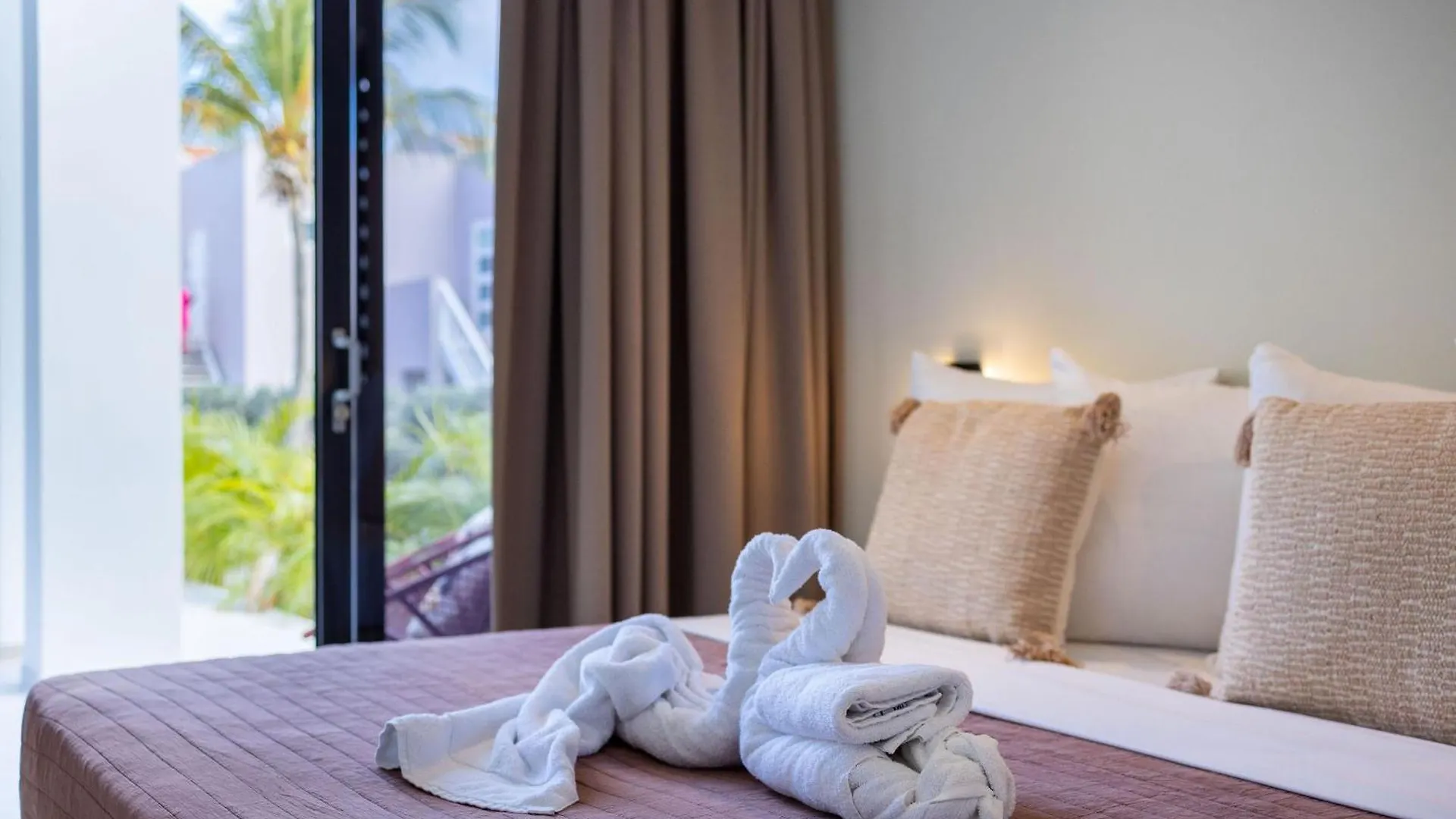 Coral Estate Luxury Resort Willibrordus 4*,