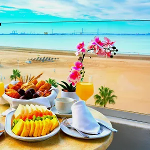 Puerto Bahia & España